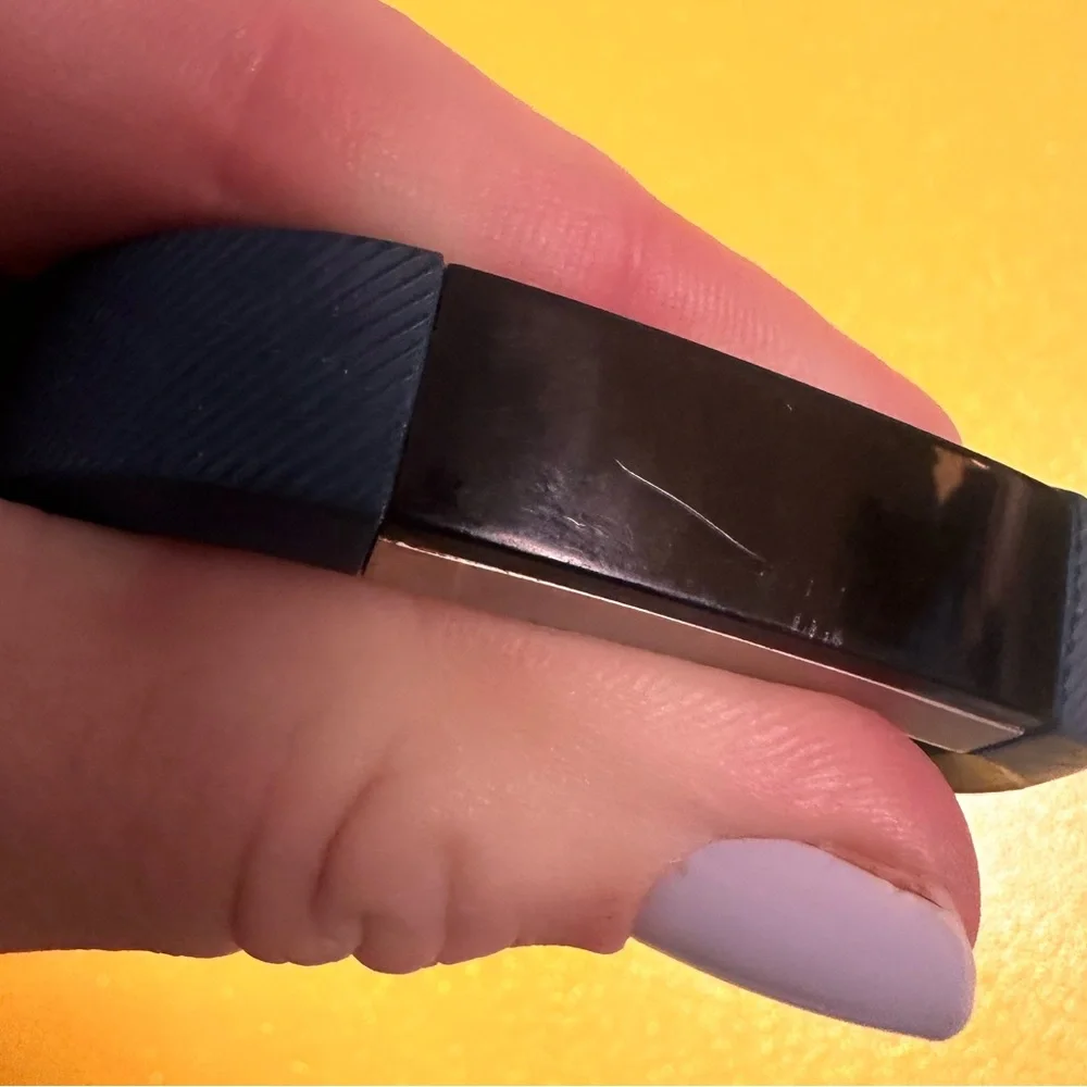 Fitbit Alta FB406 Blue Bluetooth Heart Rate Fitness Sleep & Activity Tracker